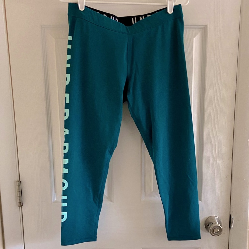 Under Armour | Teal Fitted Capri with UA Graphic